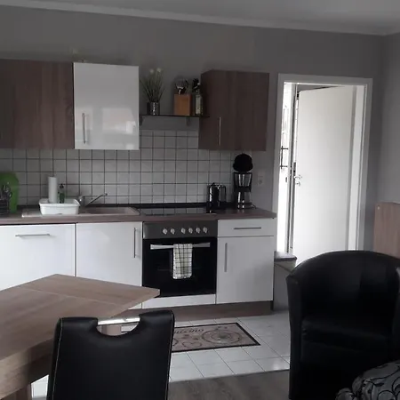 Luna شترالسوند